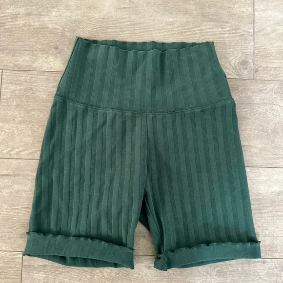 Offline by Aerie High Rise Bike Athletic Shorts 7” in seam
Euc size small - Picture 10 of 14